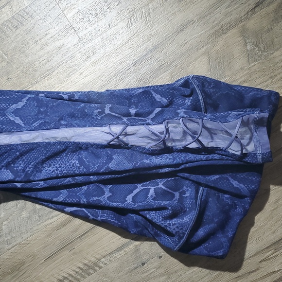 Victoria's Secret Snakeskin Print Leggings - Picture 6 of 9